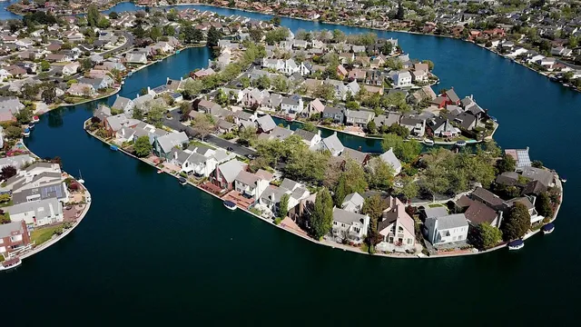 2130 MANGRUM
DRIVE, Dunedin, FL