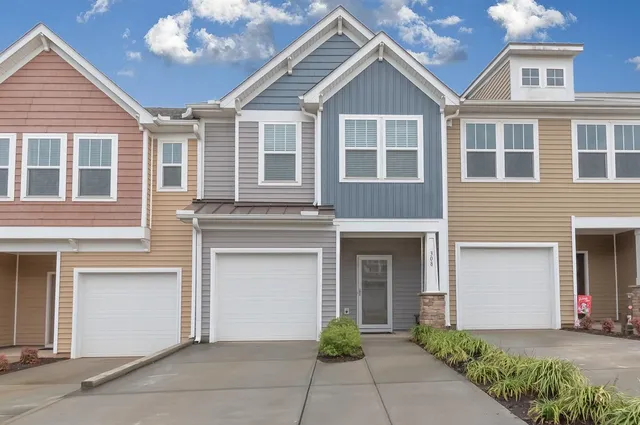 946 HIGHLAND AVENUE, HIGHLAND TWNHMS