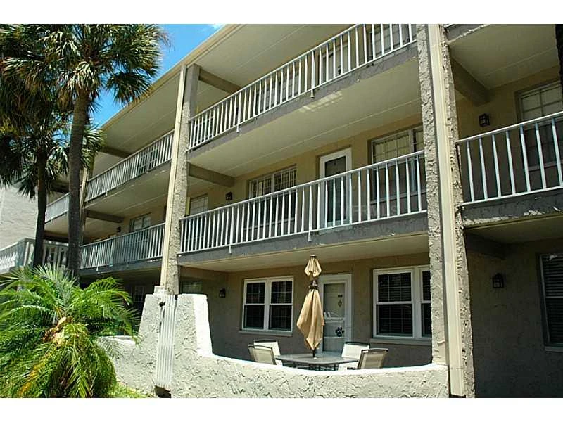 920 VIRGINIA STREET, HEATHER LAKE APTS CONDO
